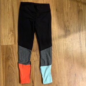 High waisted Lululemon size 4 run leggings.